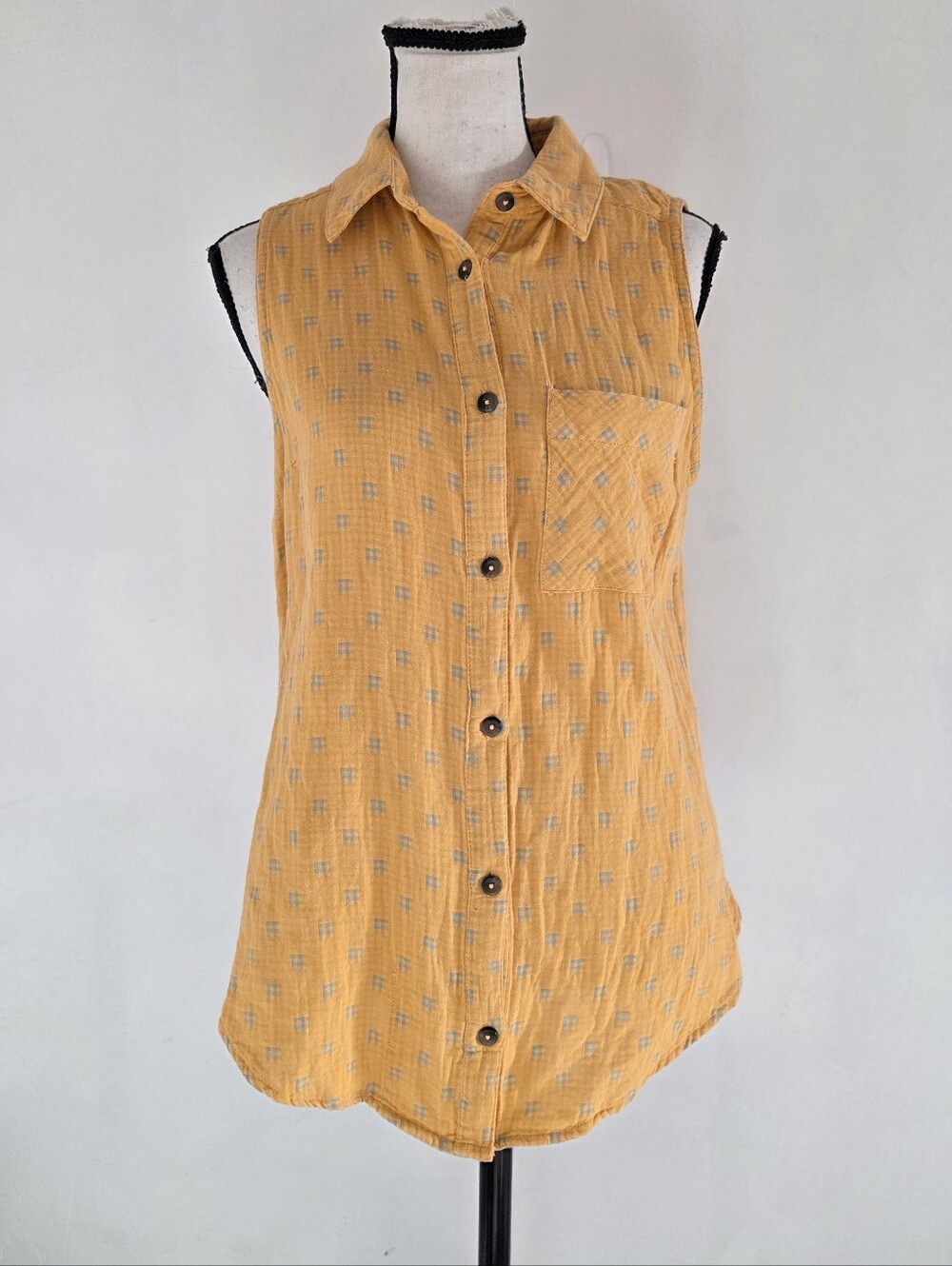 Columbia Sleeveless Plaid Button Up Top Yellow Blue Gauze Hiking Shirt Medium
